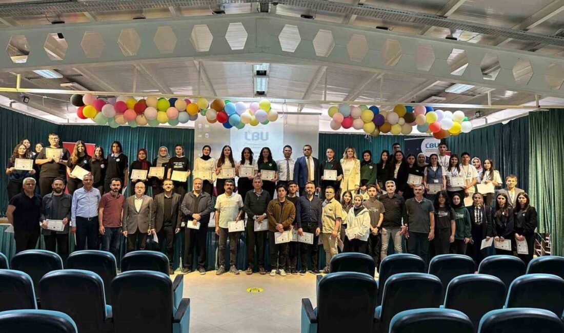 Afyonkarahisar’da öğrenciler bilimin ışığında buluştu Afyonkarahisar’da düzenlenen “Liselerde Bilim Uygulamaları Yıl Sonu Paneli”ne 10 farklı