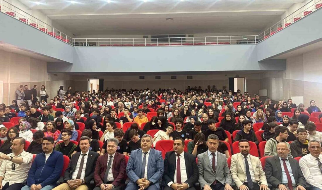 Afyonkarahisar’ı Keşfet Bilgi ve Kültür Yarışması finali gerçekleşti Afyonkarahisar Valiliği himayelerinde düzenlenen “Afyonkarahisar’ı Keşfet Bilgi ve Kültür Yarışması”