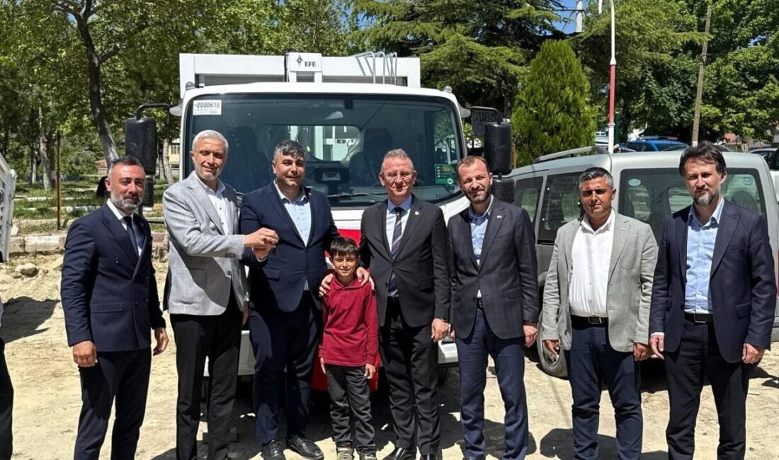 AK Parti heyetinden Yenikent’e ziyaret AK Parti Kütahya Milletvekili Adil Biçer, beraberindeki heyetle birlikte Yenikent