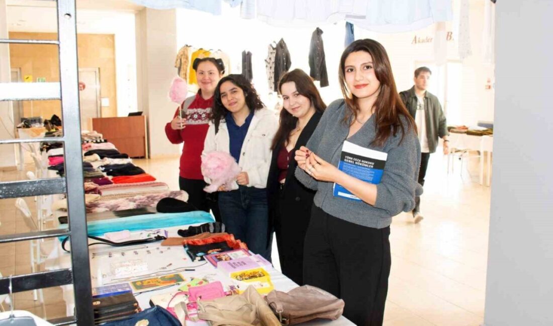Eskişehir Anadolu Üniversitesi İletişim Fakültesi’nde “İleri Takas” ve “Dönem Kostüm