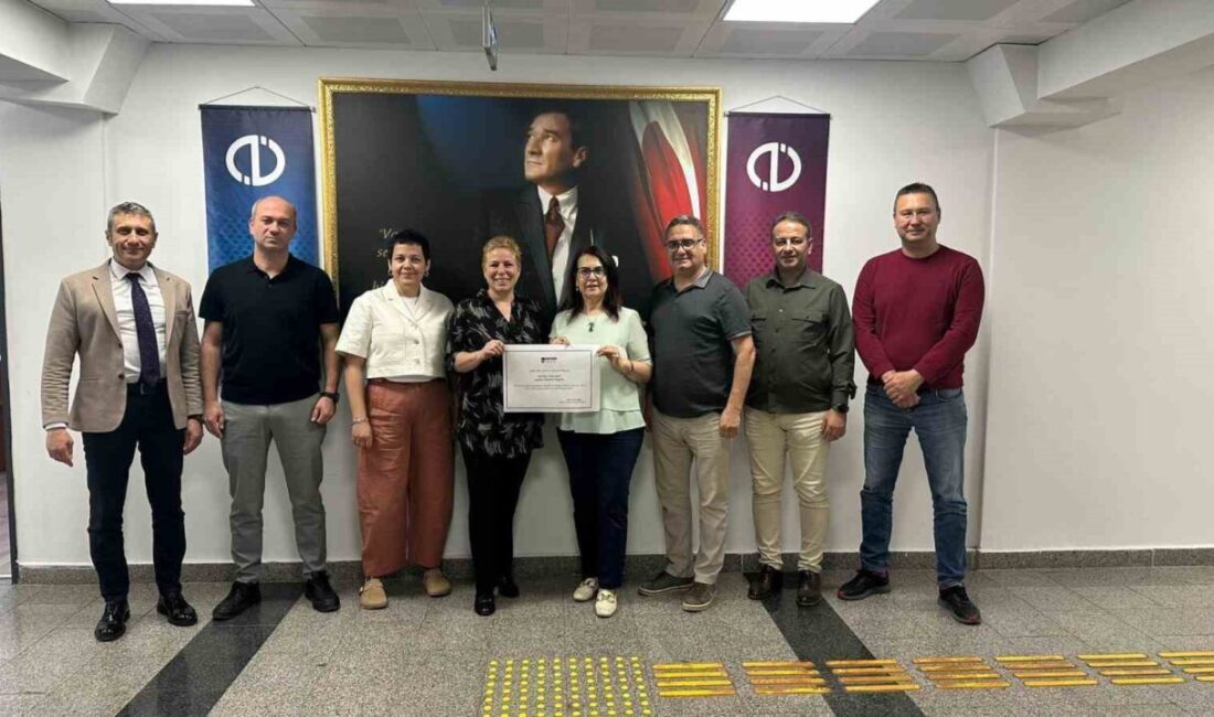 Anadolu Üniversitesi İngilizce Hazırlık Programı DEDAK tarafından akredite edildi Anadolu Üniversitesi Yabancı Diller Yüksekokulu bünyesinde sunulan İngilizce Hazırlık Programı,