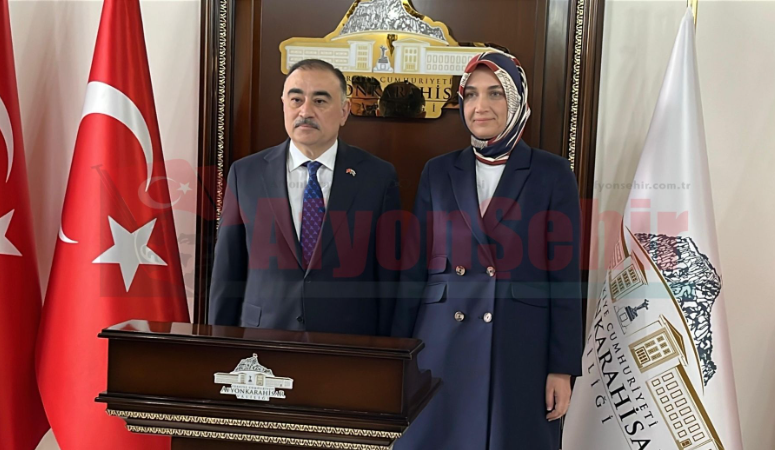 Azerbaycan Büyükelçisi Memmedov Vali Yiğitbaşı’nı ziyaret etti Azerbaycan’ın Ankara Büyükelçisi Dr. Reşad Memmedov, Afyonkarahisar Valisi Doç. Dr.