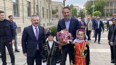 Eskişehir’e gelen Enerji ve Tabii Kaynaklar Bakanı Alparslan Bayraktar, Eskişehir