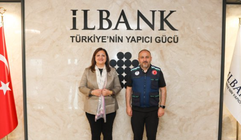 Başkan Köksal’dan İller Bankası Genel Müdürü Türk’e ziyaret Afyonkarahisar Belediye Başkanı Burcu Köksal, İller Bankası Genel Müdürü Recep