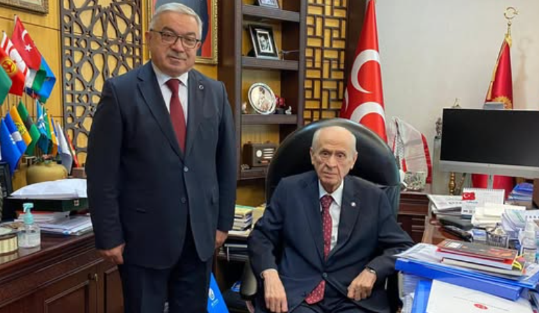 Başkan Özaşkın’dan MHP Lideri Bahçeli’ye Ziyaret Şuhut Belediye Başkanı Muhittin Özaşkın, Milliyetçi Hareket Partisi (MHP) Genel