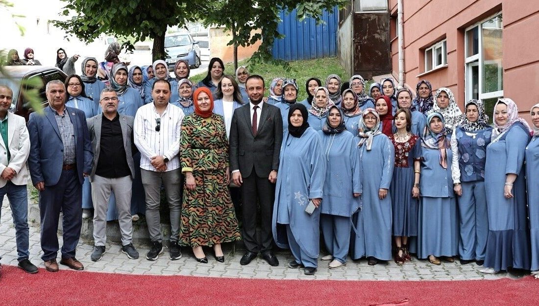 Başkan Yardımcısı Ertekin’den el emeğine ziyaret Kütahya Belediye Başkan Yardımcısı Haşim Ertekin, Maltepe Mahallesi Kültür ve