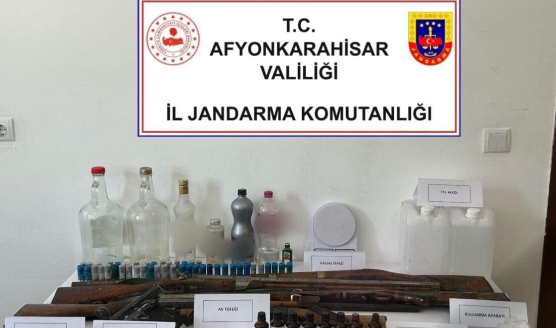 Başmakçı’da sahte alkol operasyonu: 1 gözaltı Afyonkarahisar İl Jandarma Komutanlığı ekipleri Başmakçı ilçesine bağlı Akkoyunlu köyünde