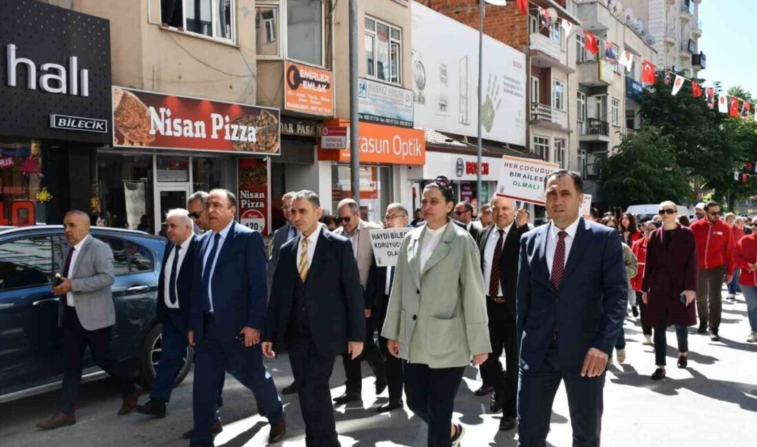Bilecik’te ‘Aile Yürüyüşü’ ile ‘Aile Yılına’ vurgu yapıldı 2025 yılının Cumhurbaşkanlığı tarafından ‘Aile Yılı’ ilan edilmesinin ardından Bilecik’te