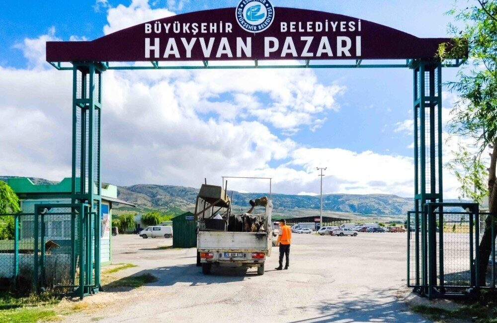 Büyükşehir Hayvan Pazarı için yer satışları başlıyor Eskişehir Büyükşehir Belediyesi Hayvan Pazarı’nda kurbanlık satmak isteyen vatandaşlar için
