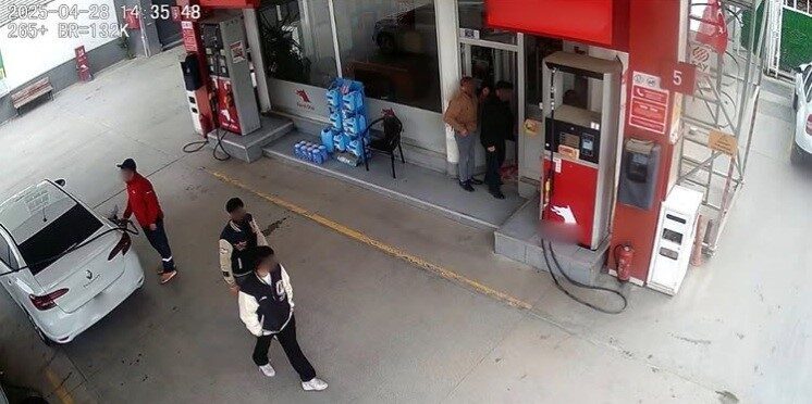 Dolandırıcılar suçüstü kıskıvrak yakalandı Bilecik’te İl Jandarma Komutanlığına bağlı Jandarma Suç Araştırma Timleri (JASAT)