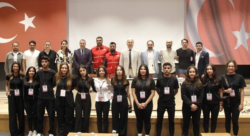 DPÜ’de kök hücre ve kan bağışı konferansı Kütahya Dumlupınar Üniversitesinde (DPÜ) kök hücre ve kan bağışı konferansı