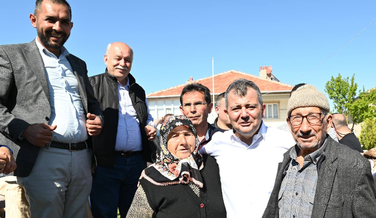 Emirdağ'da ilçesinde 'Vatandaş Soruyor, Başkan Cevaplıyor' programı bu hafta Menderes