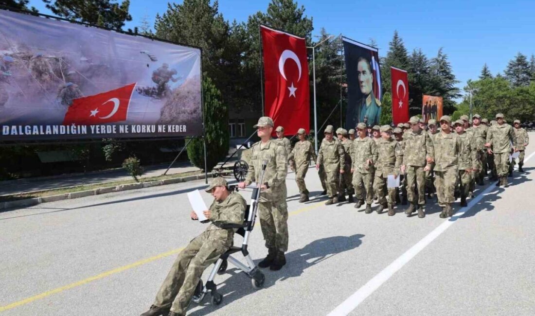 Engelli bireyler, temsili askerlik yemini ile Mehmetçik oldu Afyonkarahisar Garnizon Komutanlığı’nda düzenlenen ’Engelli Bireyler İçin Temsili Askerlik Yemin