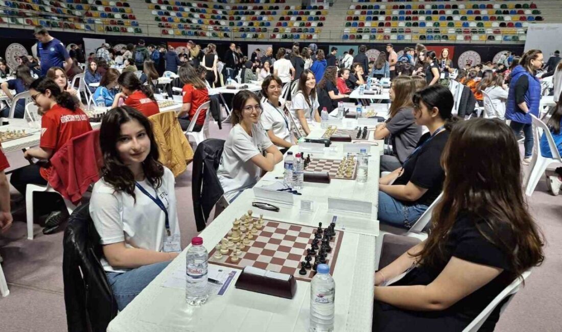 Eskişehir ‘Fatih Fen Lisesi Kız Satranç Takımı’nın büyük başarısı Eskişehir ‘Fatih Fen Lisesi Kız Satranç A Genç Kız Takımı,