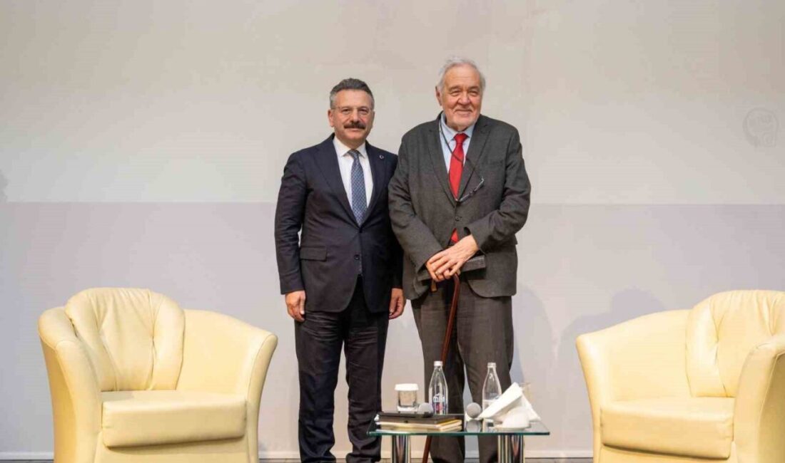 Eskişehir’de İlber Ortaylı’nın katılımıyla “Türk Kültürü ve Yunus Emre” söyleşisi düzenlendi Eskişehir Valisi Hüseyin Aksoy, Yunus Emre Kültür ve Sanat Haftası