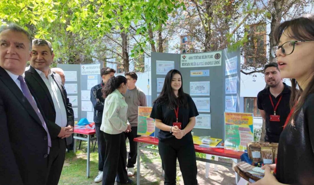 Gediz’de öğrencilerden ilgi çekici projeler; vardiyalı çalışmanın aile içi etkileri araştırıldı Kütahya’nın Gediz ilçesinde, eğitim-öğretim sezonunun sonuna yaklaşılırken okullarda düzenlenen bilim
