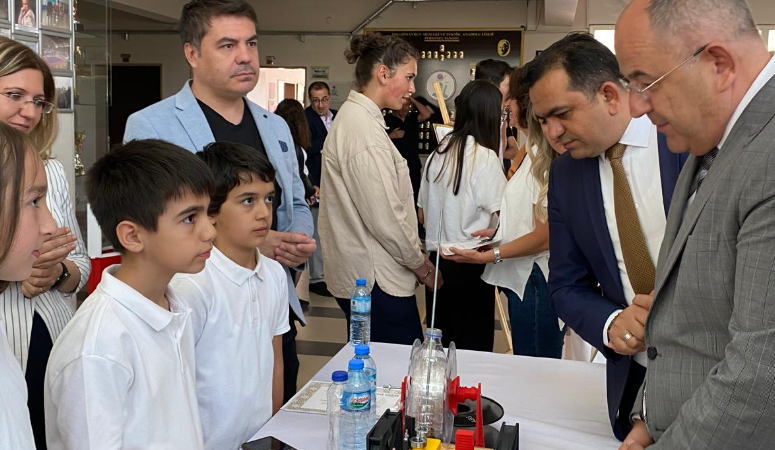 Harezmi Eğitim Modeli yıl sonu sergisi yapıldı Disiplinler arası düşünme, iş birliği ve öğrenci merkezli öğrenme anlayışıyla