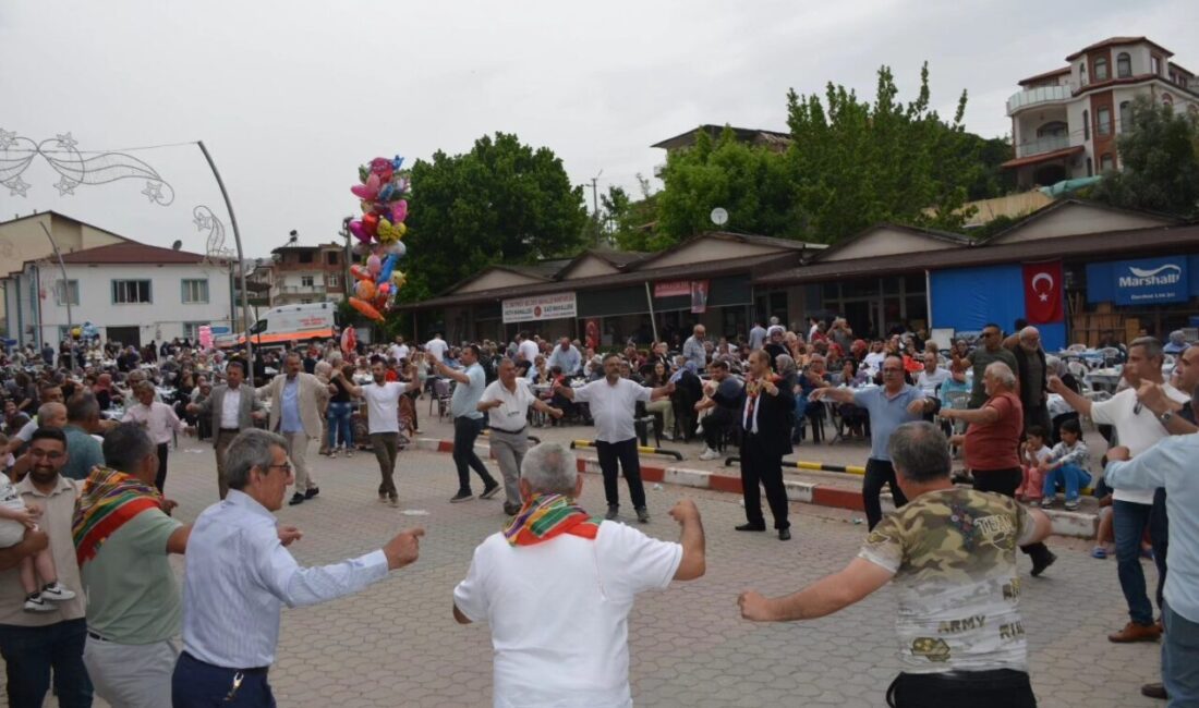 ‘Hıdırellez Şenliği’ büyük bir katılımla gerçekleştirildi Bayırköy Belediye Başkanlığı’nın organizasyonuyla Bayırköy beldesinde düzenlenen ‘Hıdırellez Şenliği’, büyük