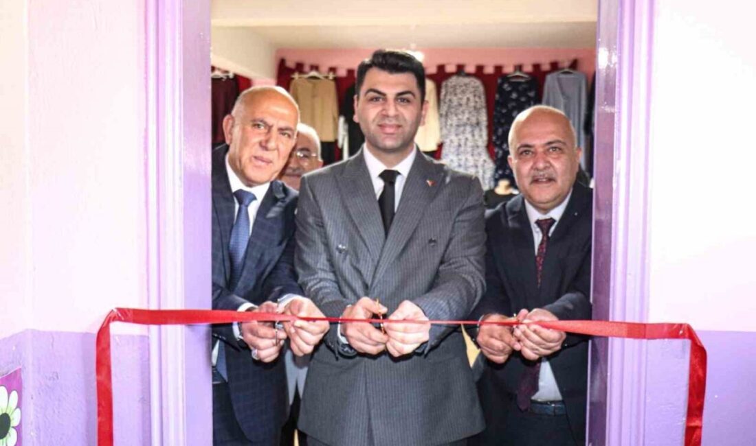 Hisarcık Aşağı Yoncaağaç köyünde açılan giyim kursunun yıl sonu sergisi Hisarcık Şehit Ahmet Yavuz Halk Eğitim Merkezi Müdürlüğü tarafından 2024-2025
