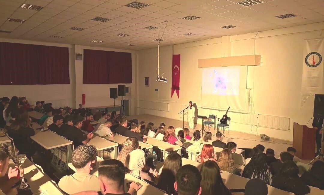 Hisarcık MYO’da Bahar Dönemi Müzik Gecesi Kütahya Dumlupınar Üniversitesi Hisarcık Meslek Yüksekokulu’nda (MYO) geleneksel hale gelen
