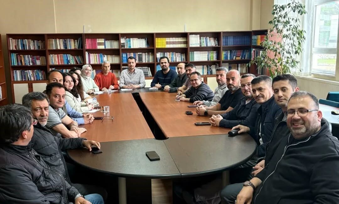 Hisarcık MYO’da yaygınlaştırma faaliyeti toplantısı Kütahya Dumlupınar Üniversitesi (DPÜ) Hisarcık Meslek Yüksekokulu’nda, “I. Kalite Meslektaş