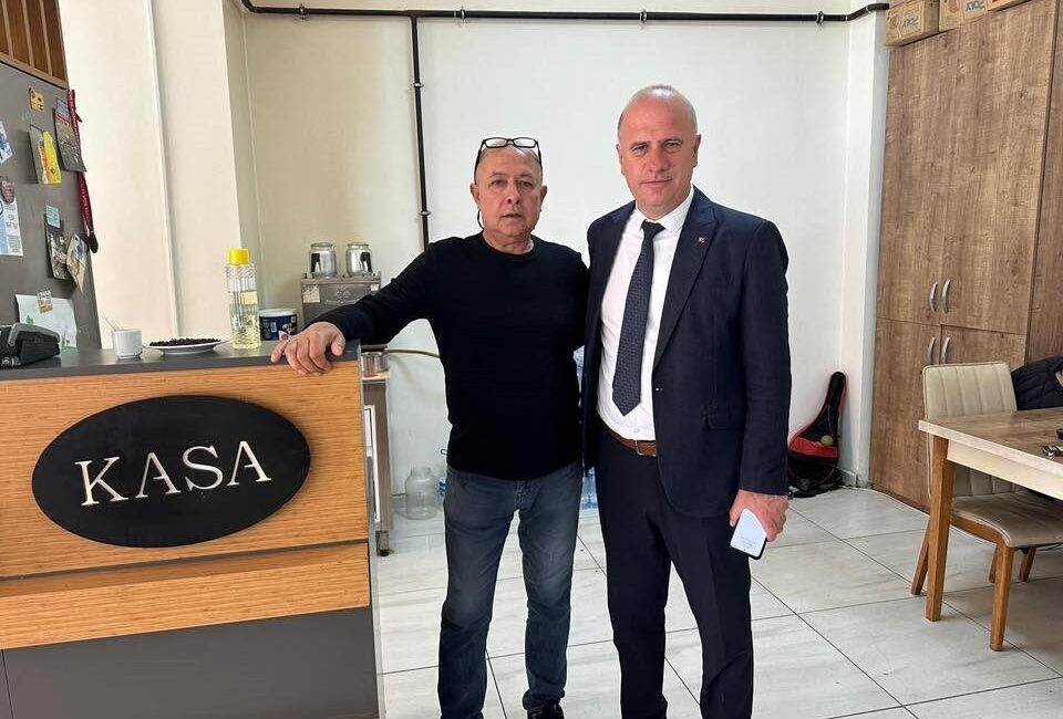 Osmaneli Belediye Başkanı Bekir Torun, ilçe esnafıyla buluşmaya devam ediyor.