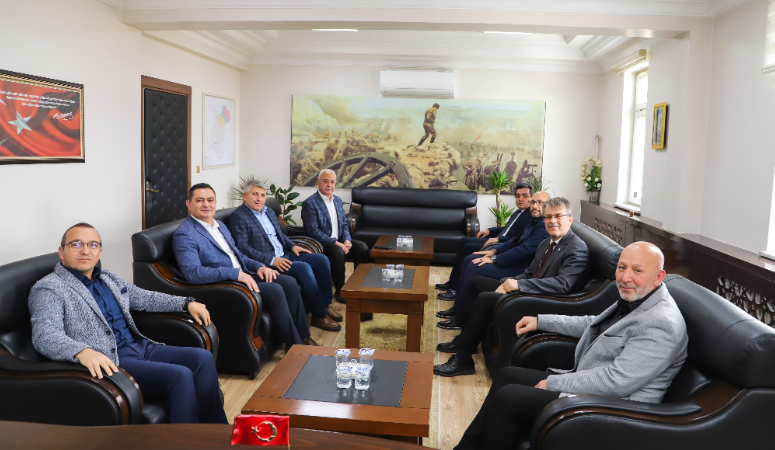 İGM Başkanı Siper, Çobanlar Kaymakamı Yücel’i ziyaret etti İl Genel Meclisi Başkanı Mehmet Siper, İl Özel İdare Genel