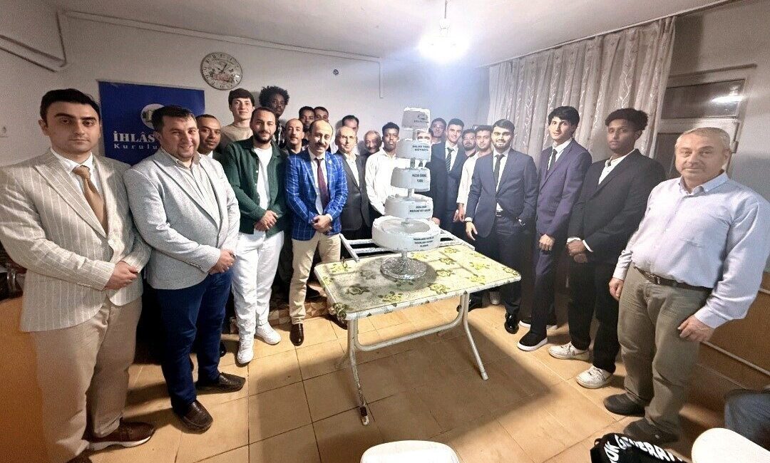 İhlas Vakfı Kütahya Huzur Erkek Öğrenci Yurdunda mezuniyet sevinci Kütahya Dumlupınar Üniversitesi’ne (DPÜ) bağlı çeşitli fakülte ve meslek yüksekokullarında