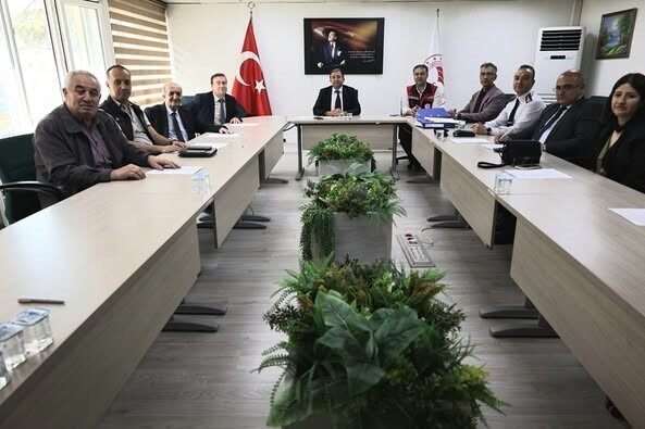 İl Mera Komisyonu toplandı İl Mera Komisyon toplantısı Vali Yardımcısı Ali Uysal başkanlığında gerçekleştirildi.