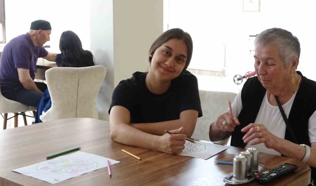 İspanyol öğrenciler huzurevinde staj yapıyor Kütahya’nın Tavşanlı Arslanbey Ticaret Mesleki ve Teknik Anadolu Lisesi ile