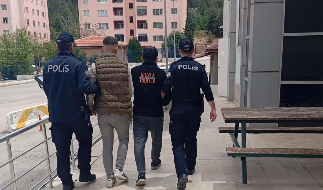 Isparta’da aranan 2 şahıs operasyonla yakalandı Isparta İl Emniyet Müdürlüğü ve Eğirdir İlçe Emniyet Müdürlüğü ekiplerince