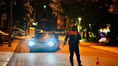 Isparta’da İl Emniyet Müdürlüğü ekiplerince gerçekleştirilen asayiş ve trafik uygulamasında