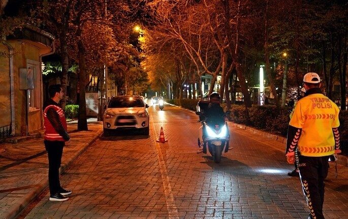 Isparta’da son 1 haftada 44 aranan şahıs yakalandı Isparta’da son 1 haftada yapılan denetimlerde 38 binin üzerinde kişi