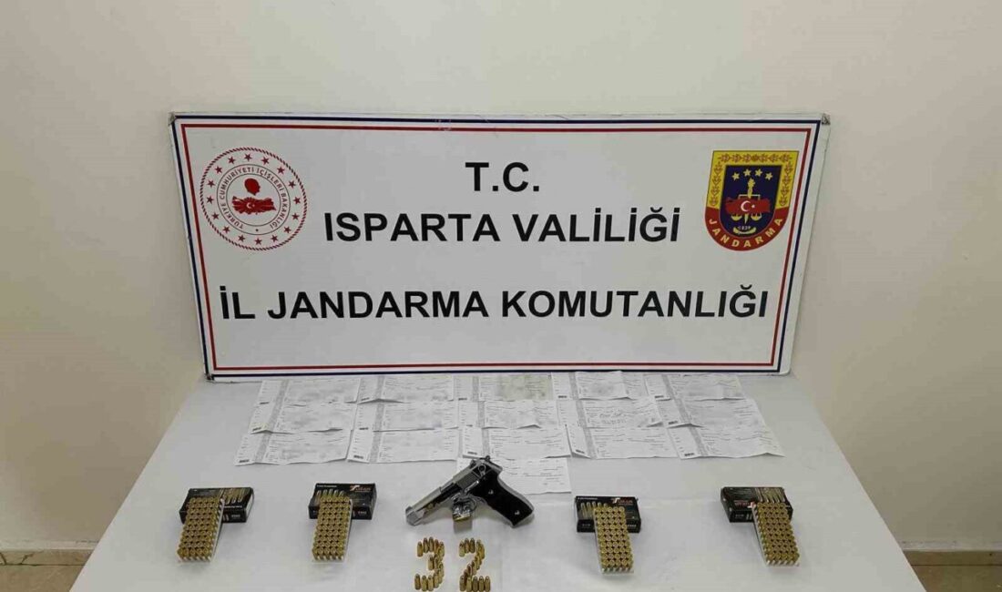 Isparta’da tefecilik operasyonu Isparta’da jandarmanın düzenlediği tefecilik operasyonunda imzalı açık senetler, tabanca ve