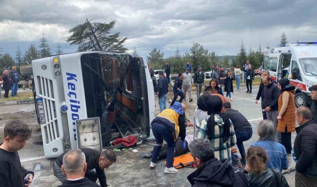 Isparta’da yolcu midibüsü devrildi, yaralılar var Isparta-Afyonkarahisar karayolunda seyir halindeki yolcu midibüsünün devrilmesi sonucu yolcular yaralandı.