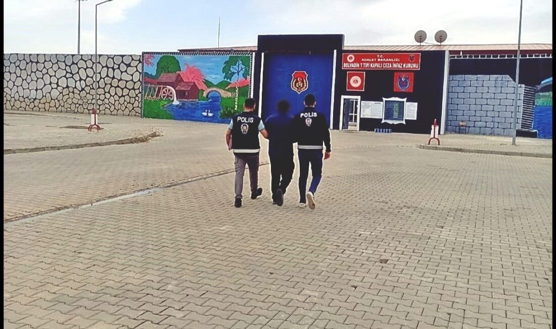 Kafasına taktığı perukla 6 ay kaçabildi Afyonkarahisar’da dolandırıcılık suçundan 20 yıl 2 ay 22 gün hapis