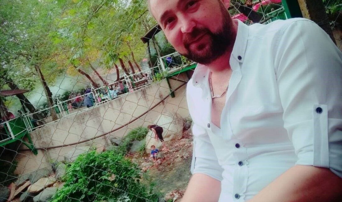 Kaza sonrası hastanede müşahede altında kalmayı reddeden sürücü hayatını kaybetti Kütahya’nın Emet ilçesinde aracıyla yaptığı kaza sonrası muayene olduğu hastanede