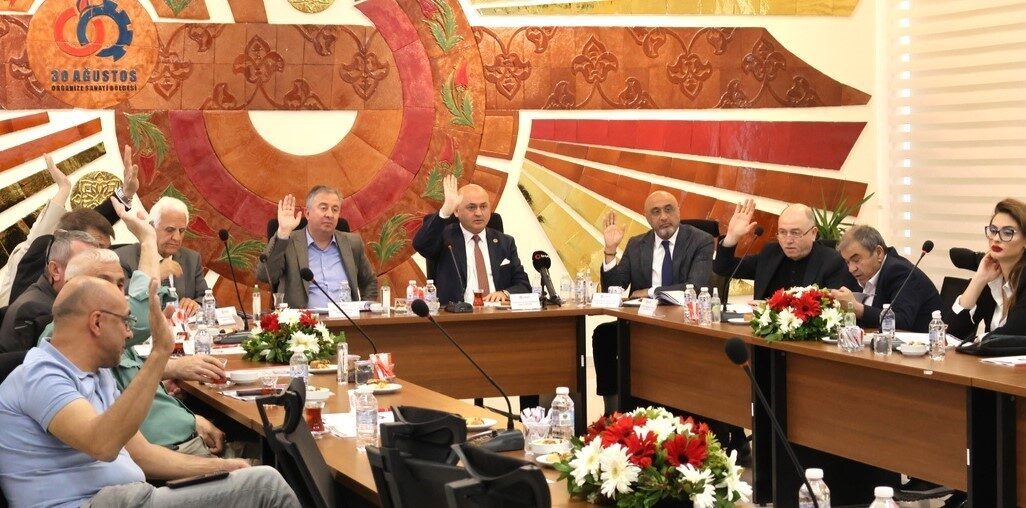 Kütahya’da ’30 Ağustos OSB Genel Kurulu Toplantısı’ yapıldı, yeni dönem için hedefler belirlendi Kütahya 30 Ağustos Organize Sanayi Bölgesi (OSB) Yönetim Kurulu Toplantısı,
