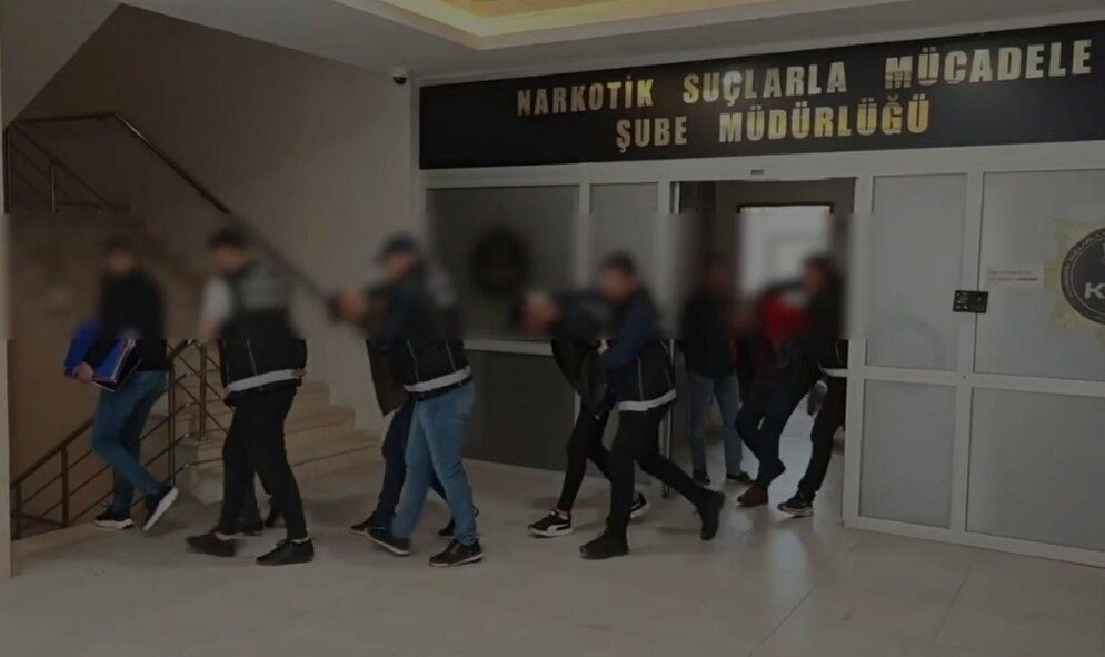 Kütahya’da uyuşturucu operasyonları: 6 tutuklama Kütahya’da Narkotik Suçlarla Mücadele Şube Müdürlüğü ekiplerince düzenlenen iki ayrı