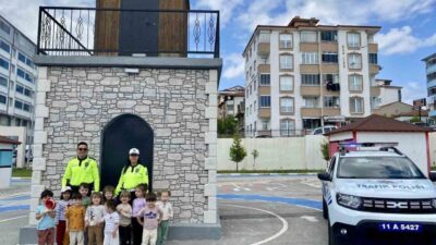 Bilecik İl Emniyet Müdürlüğü tarafından yürütülen bilinçlendirme çalışmaları kapsamında minik