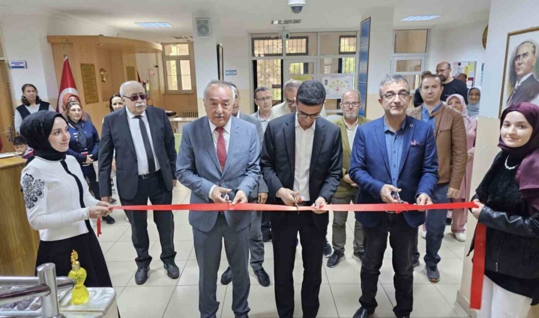 Şaphane Karamanca köyünde sergi açılışı Kütahya’nın Şaphane ilçesi Karamanca köyü ilkokulunda “Hayat Boyu Öğrenme Haftası”