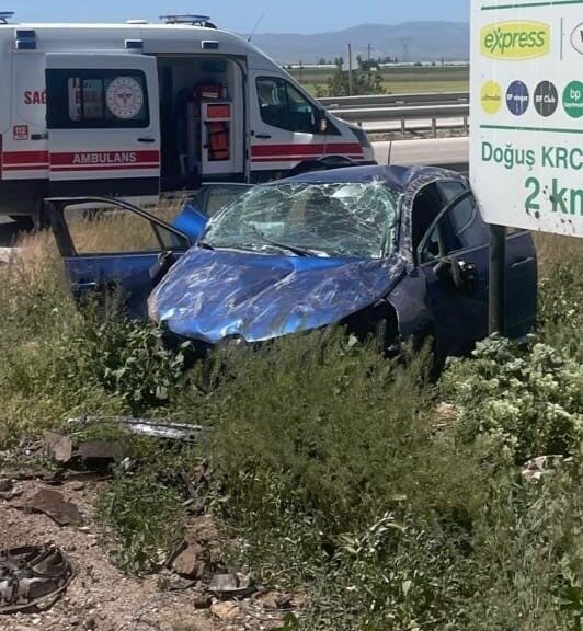 Takla atan otomobilde 2 kişi yaralandı Afyonkarahisar’da kontrolden çıkarak takla atan otomobilde 2 kişi yaralandı. Kaza,