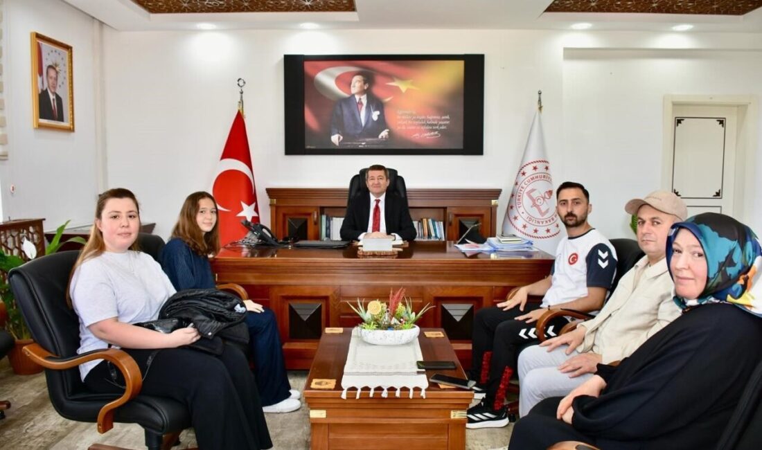 Türkiye Taekwondo Şampiyonası’nda altın madalya kazandı Bilecik İl Milli Eğitim Müdürü Serdal Şimşek, Adana’da düzenlenen Türkiye