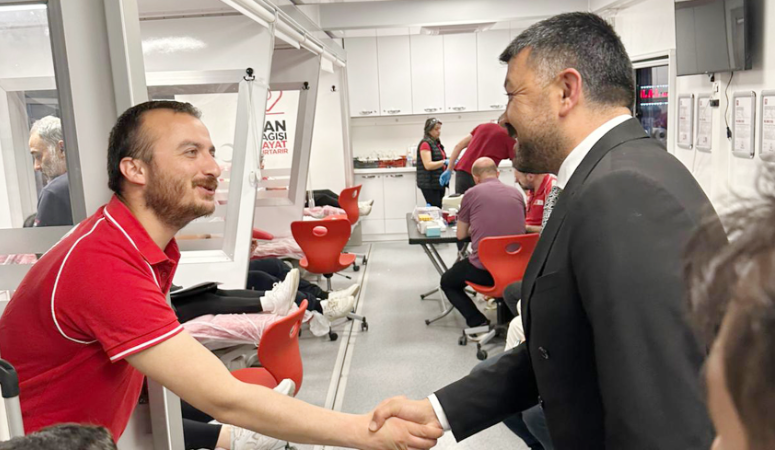 Ülkü Ocakları, kan bağışında bulundu Afyonkarahisar Ülkü Ocakları İl Başkanı Mesut Çetinkaya’nın talimatı ile kan