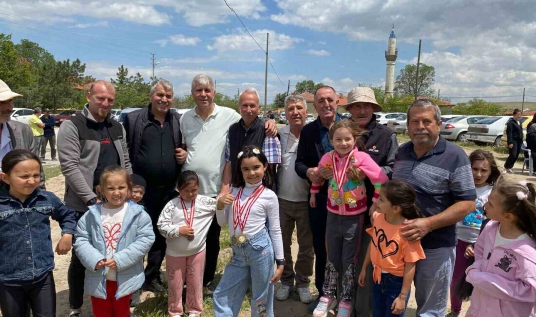 Umraniye köy halkı bahar şenliğinde buluştu Emirdağ ilçesine bağlı Umraniye köy halkı hep birlikte bahar şenliğinde