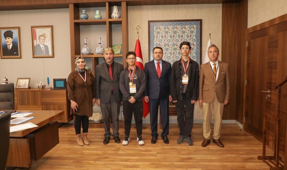 Vali Musa Işın’dan dünya birincisi öğrencilere tebrik Kayseri’de düzenlenen 17. Uluslararası Millî Eğitim Bakanlığı Robot Yarışması’nda İnsansız