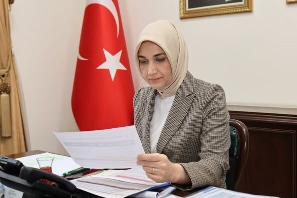 Vali Yiğitbaşı, Bakan Yerlikaya ile video konferans ile görüştü Afyonkarahisar Valisi Doç. Dr. Kübra Güran Yiğitbaşı, İçişleri Bakanı Ali