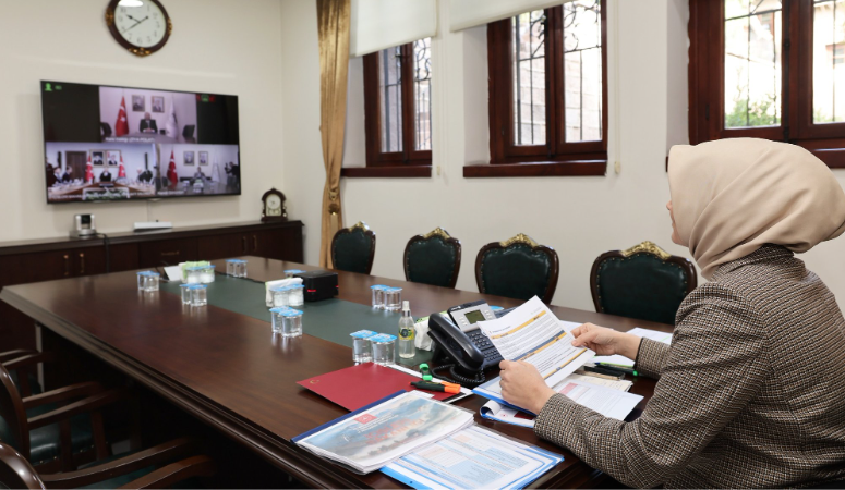 Vali Yiğitbaşı, Bakan Yerlikaya’nın başkanlığındaki VKS toplantısına katıldı Afyonkarahisar Valisi Doç. Dr. Kübra Güran Yiğitbaşı, İçişleri Bakanı Ali