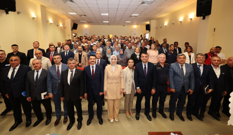 Afyonkarahisar Valisi Doç. Dr. Kübra Güran Yiğitbaşı; Vali Yardımcısı Mehmet