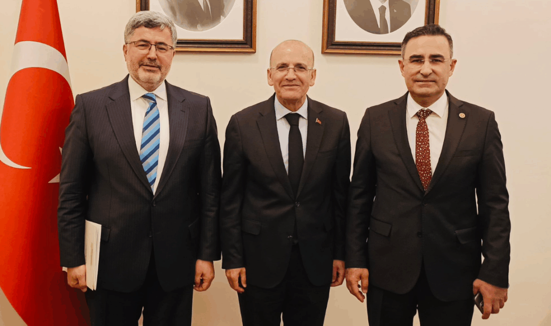 AK Parti Milletvekillerinden Bakan Şimşek’e ziyaret Afyonkarahisar AK Parti Milletvekili Ali Özkaya ve Hasan Arslan, Hazine